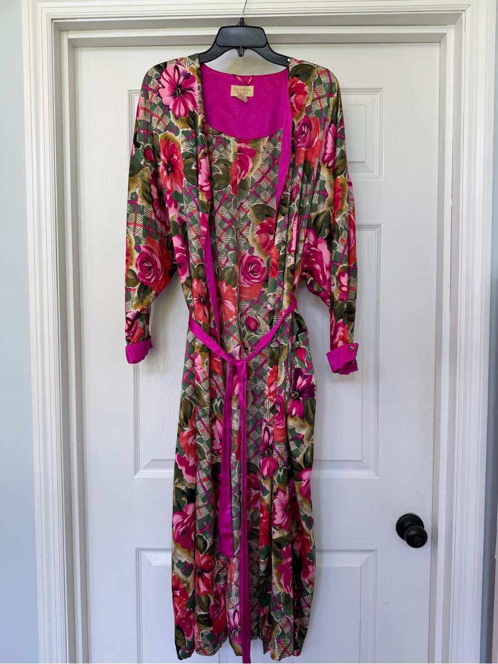 VINTAGE GOLD TAG Victoria's Secret 100% Silk Robe with Belt
